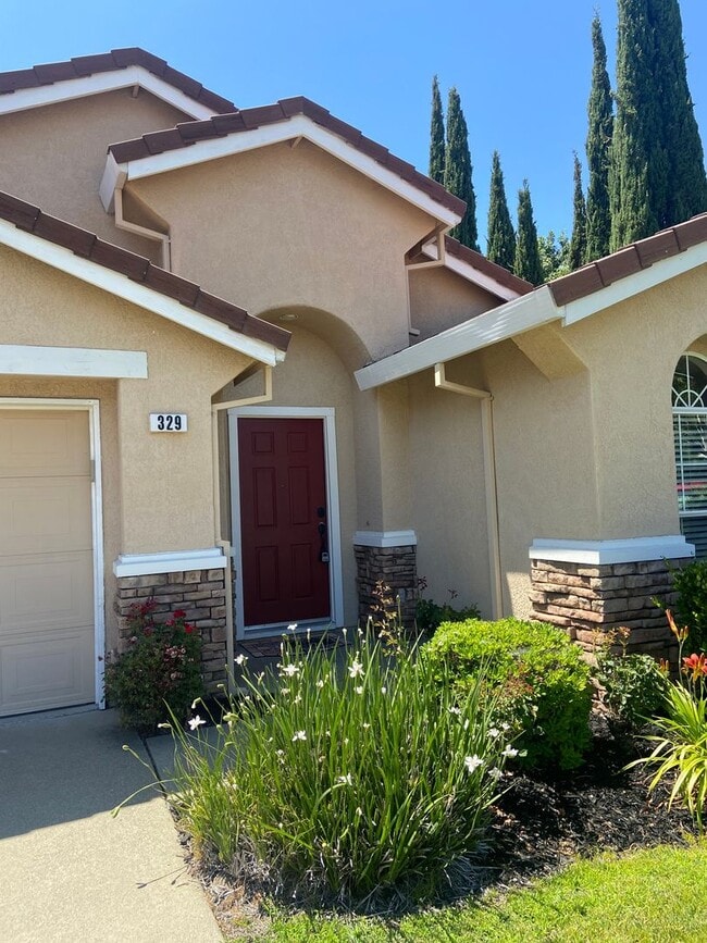 Building Photo - Prairie Oaks 3 Bdrm, 2 bath