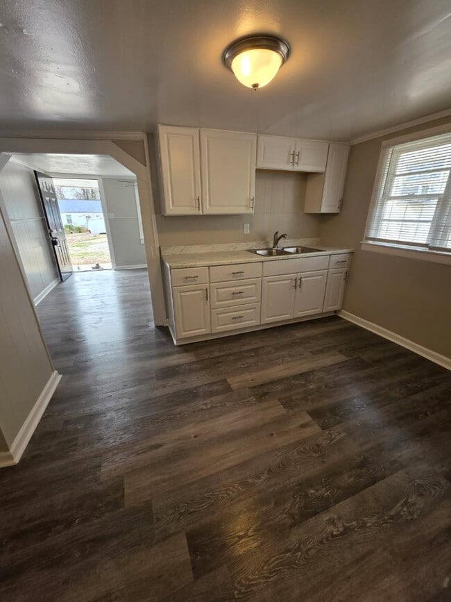 Building Photo - 206 Hedgecock Rd