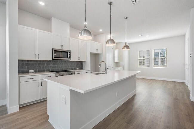 Building Photo - 6605 N Nebraska Ave