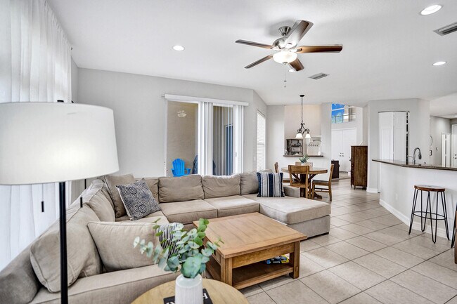 Building Photo - 8876 Sandy Crest Ln