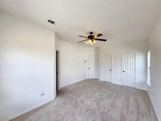 Building Photo - 6717 Smallwood Dr
