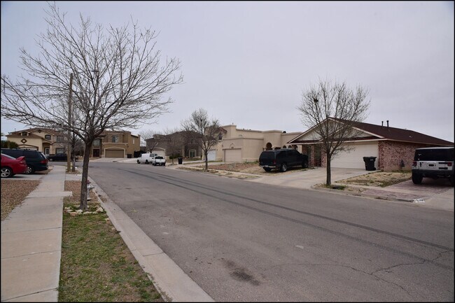 Building Photo - 14149 Warren Belin Dr