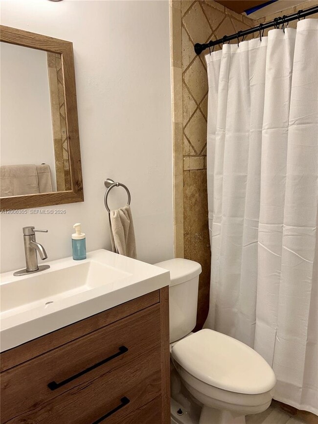 Building Photo - 825 Euclid Ave