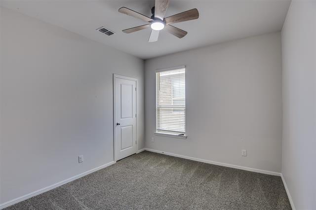 Building Photo - 701 Blacktail Dr