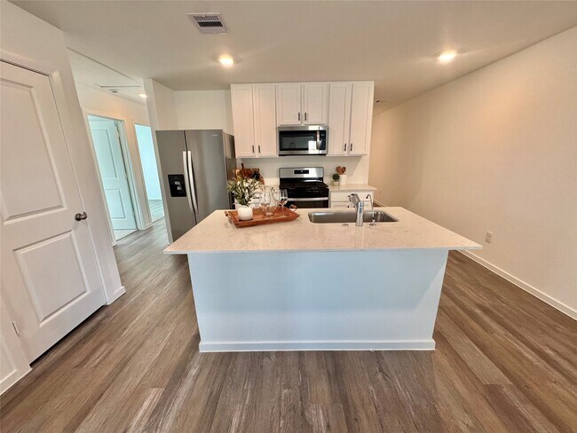 Primary Photo - 40962 Seasoned Oak Ln