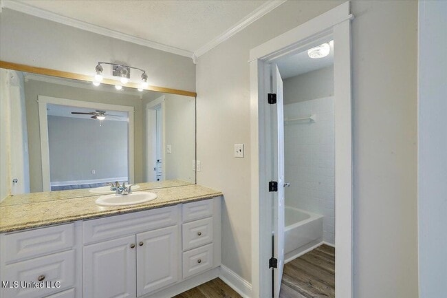 Building Photo - 249 Bay Park Dr