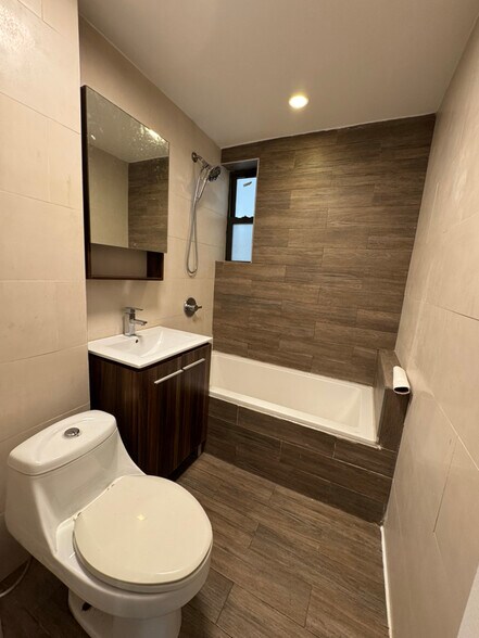 Building Photo - 2714 Avenue D