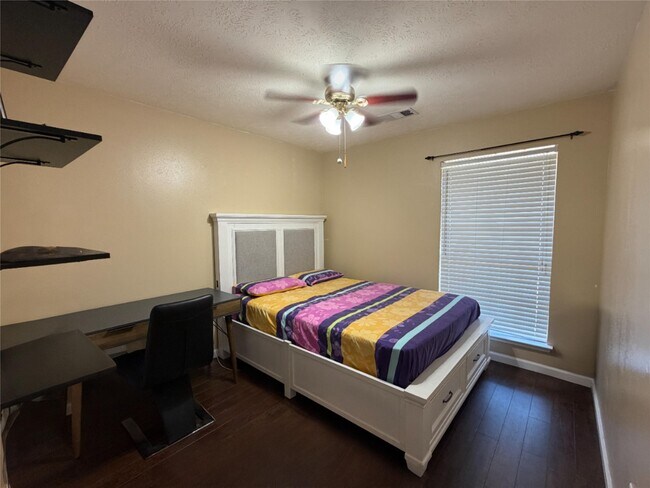 Building Photo - 7231 Brockington Dr