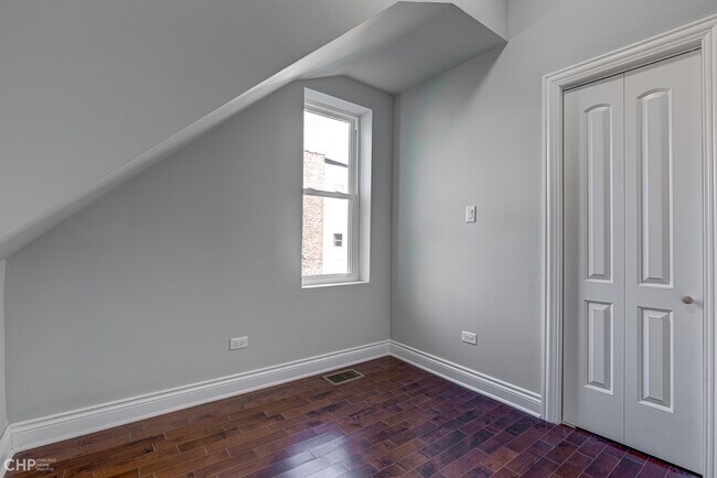 Building Photo - 1827 S Springfield Ave