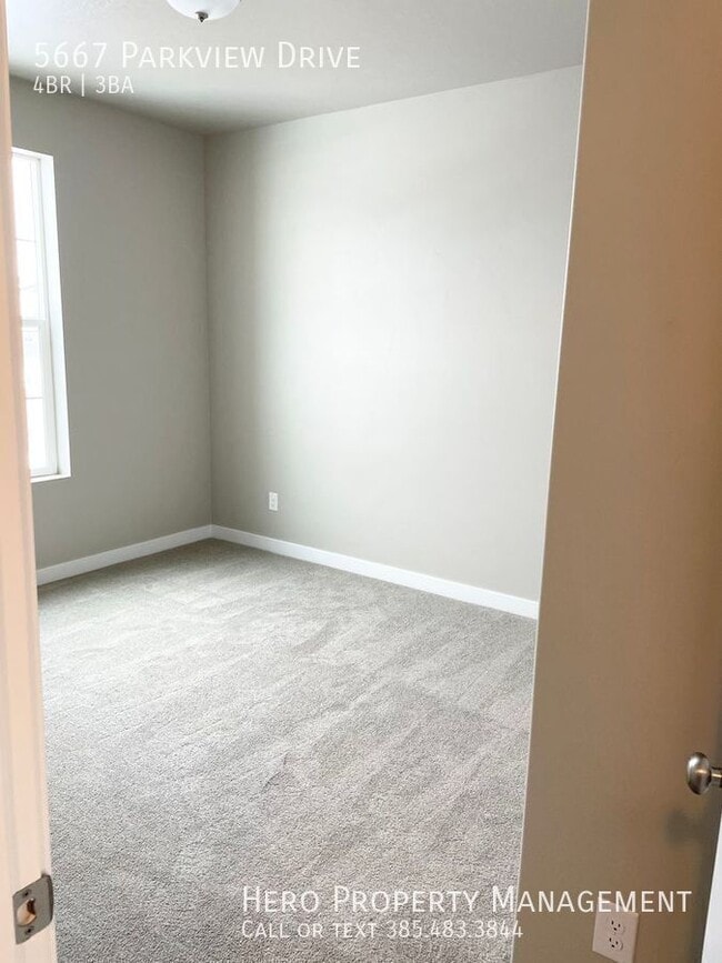 Building Photo - 5667 Parkview Dr