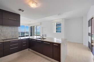 Building Photo - 900 Biscayne Blvd
