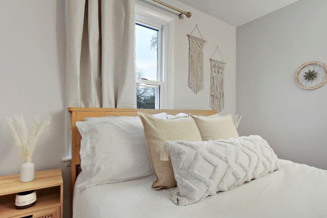 Building Photo - 1104 Elizabeth St