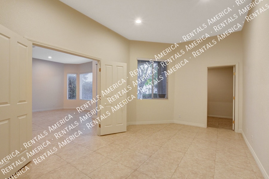 Building Photo - 8960 Echo Ridge Dr