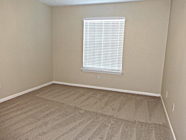 Building Photo - 2906 Tara Gables Ct