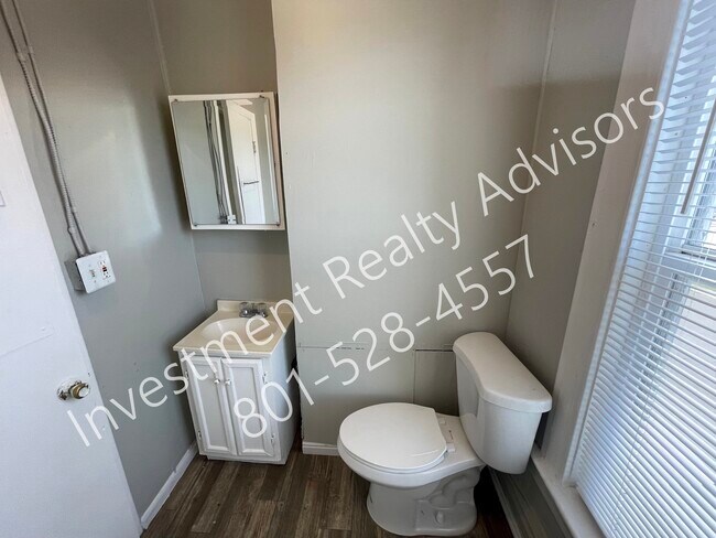 Building Photo - 403 E 2700 S