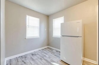 Building Photo - 4616 N Classen Blvd