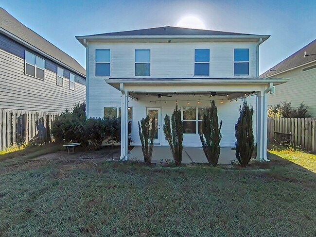 Building Photo - 3 Bedroom 2.5 Bath in Crawford Creek