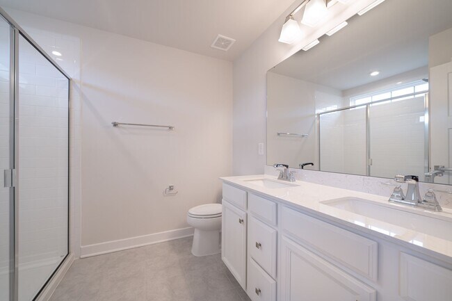 Building Photo - Creekside Commons Townhome- Available Augu...
