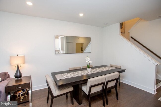 Building Photo - 233 Lewis Fisher Dr
