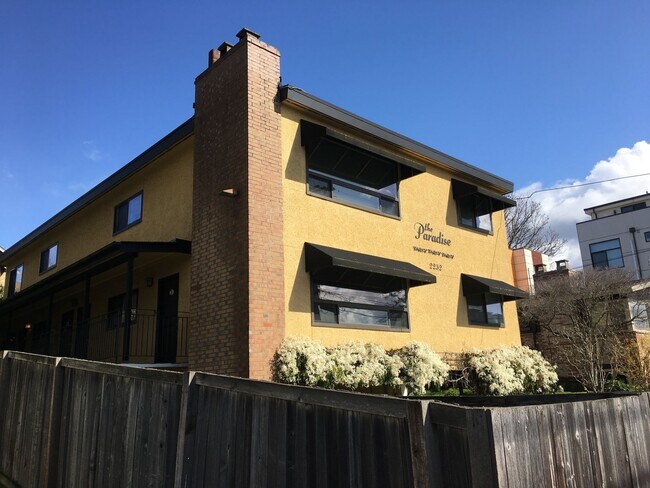 Building Photo - Paradise Apartments