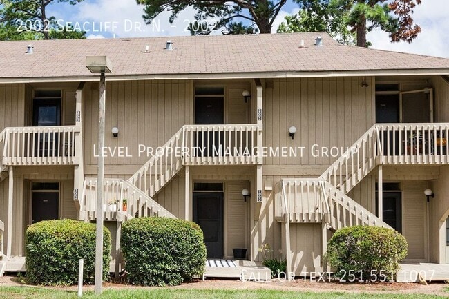 Building Photo - 2002 Sea Cliff Dr N