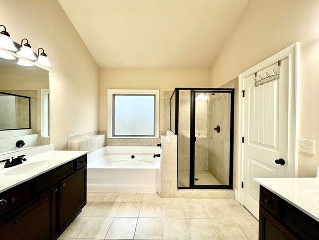 Building Photo - 1040 Jardin Ct
