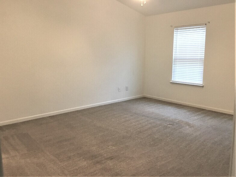 Building Photo - 133 Mount Olivet Dr