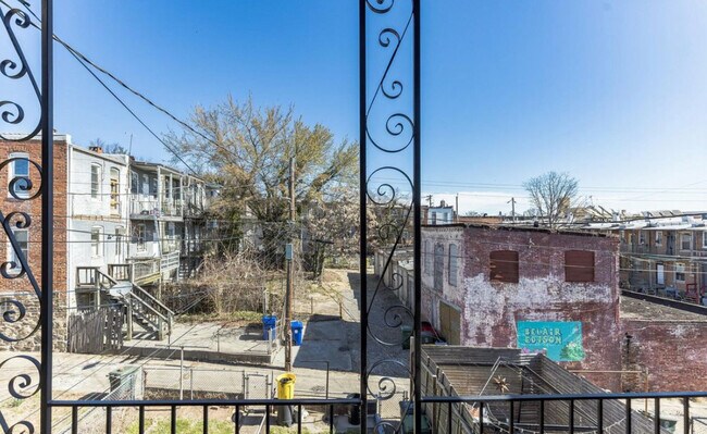 Building Photo - 3014 Clifton Park Terrace