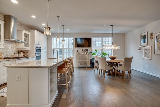 Building Photo - Luxury Townhome with Stunning Views and Prime Location For Sale or For Rent near National Harbor
