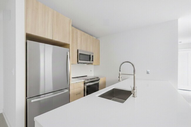 Building Photo - 1035 Commonwealth Ave