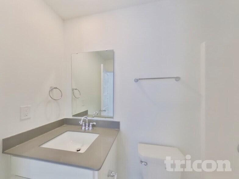 Building Photo - 11835 Moorfield Ln