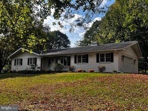 Building Photo - 354 Fry Ave