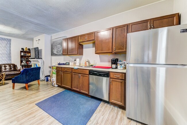 Building Photo - Available August  2026 - Beautiful 2.5 Bedroom, 1 Bath Home in Mt. Washington Area!