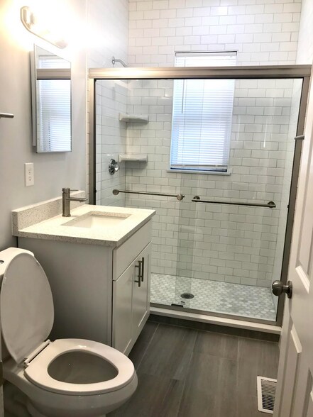 Building Photo - 130 Boston St