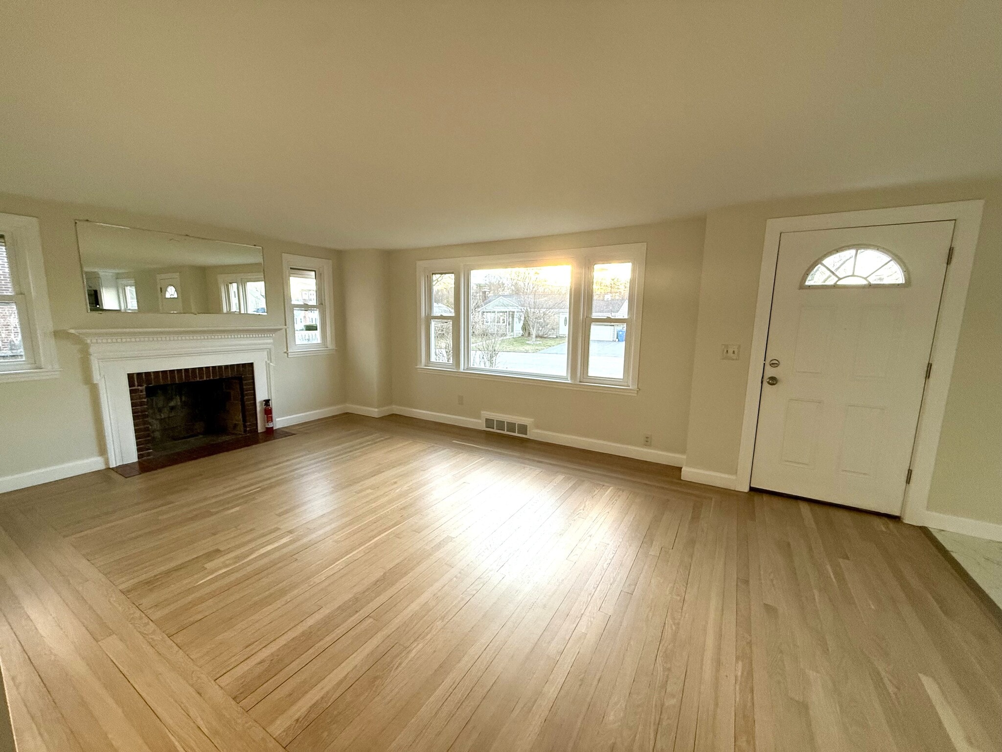 Building Photo - 160 Plantation Dr