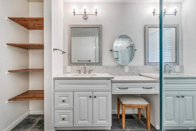 Building Photo - Welcome to your dream home in Oakmont, a v...