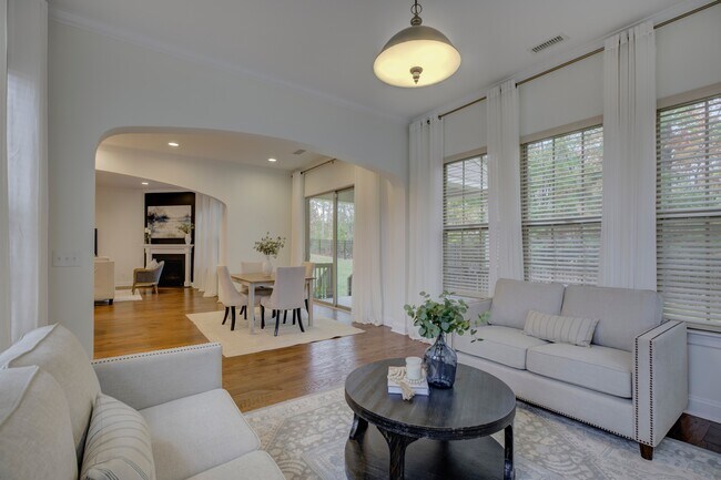 Building Photo - 10925 Preservation Park Dr