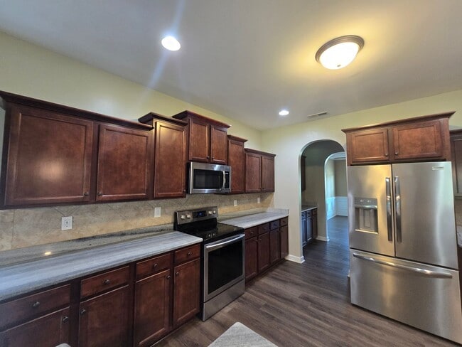 Building Photo - 2111 Yates Ranch Rd
