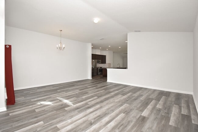 Building Photo - Modern 3BR/2BA Home in Desirable Westchest...