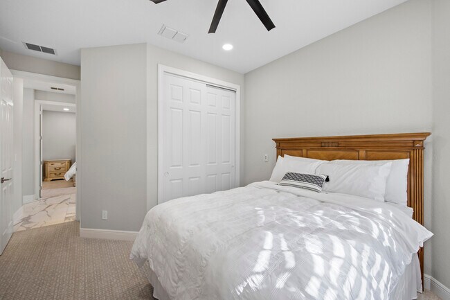 Building Photo - 14630 Meravi Dr