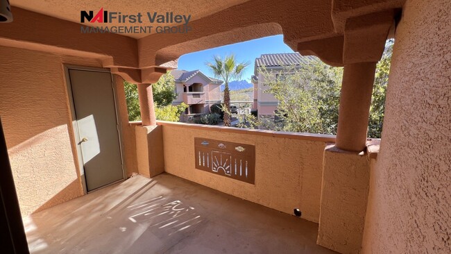 Building Photo - **Move In Special Half off first months re...