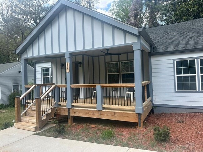 Building Photo - 1841 Bayberry Dr SW