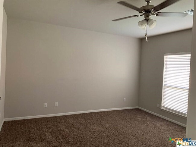 Building Photo - 515 Salt Lick Dr
