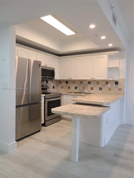 Building Photo - 3500 Coral Way