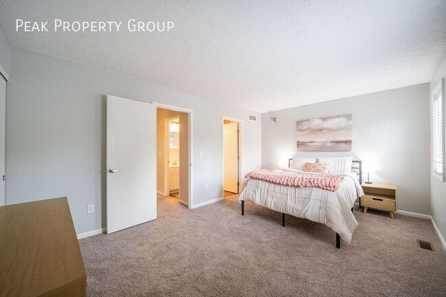Building Photo - 3192 Griggsview Ct