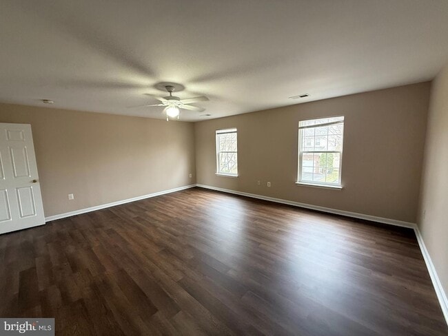 Building Photo - 2165 Cottonwood Ln