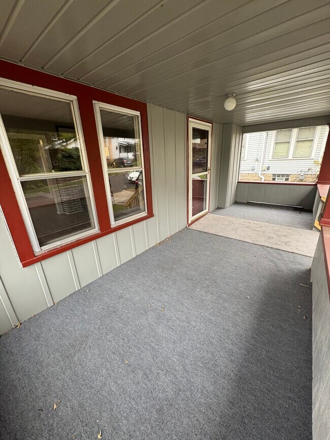 Building Photo - 412 Emerick St