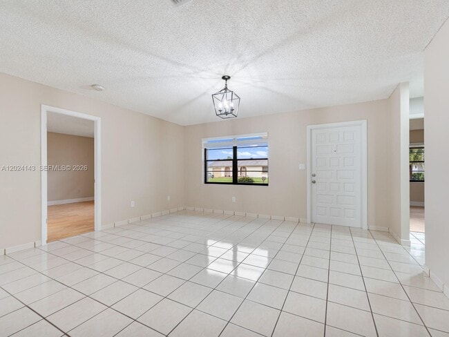 Building Photo - Southwest 46th Street, Miami, FL 33175 - 4 BR 2 BA single-family home