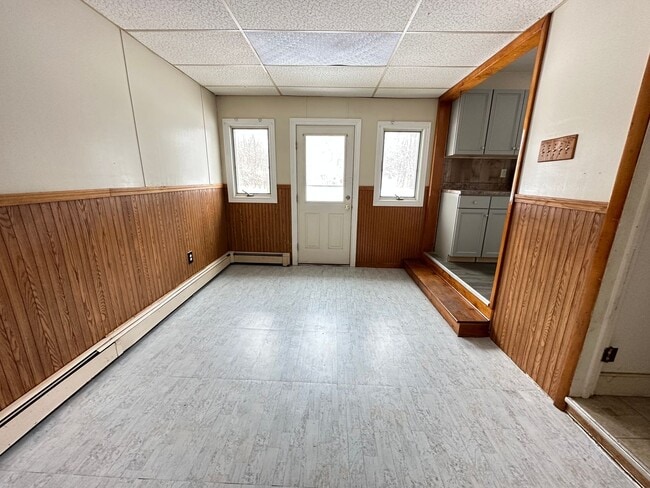 Building Photo - 3 Bedroom Home with Large Yard – Western Schools
