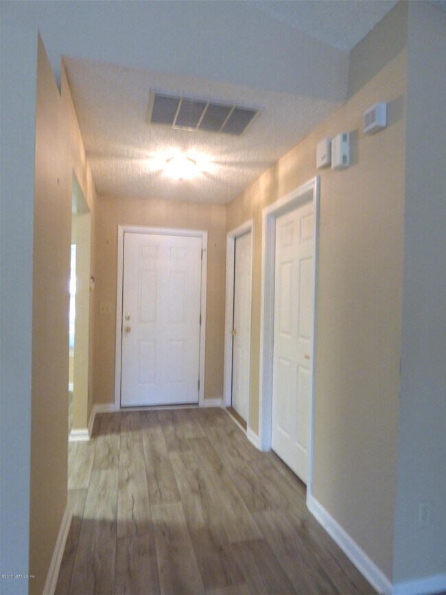 Building Photo - 1864 Sunchase Ct